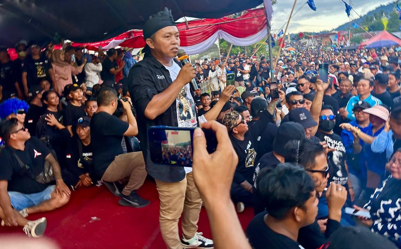 Photo Ketua Pemenangan Paslon Bupati dan Wakil Bupati Nomor Urut 1, Hendra Damopolii