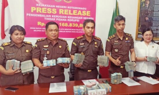 Hanya Butuh 2 Pekan, Kejari Kotamobagu Kembalikan Uang Negara Rp 3,4 Miliar Rupiah