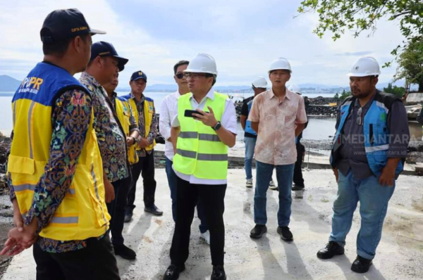 Walikota Manado Tinjau Penataan Manado Beach Walk II di Pantai Malalayang