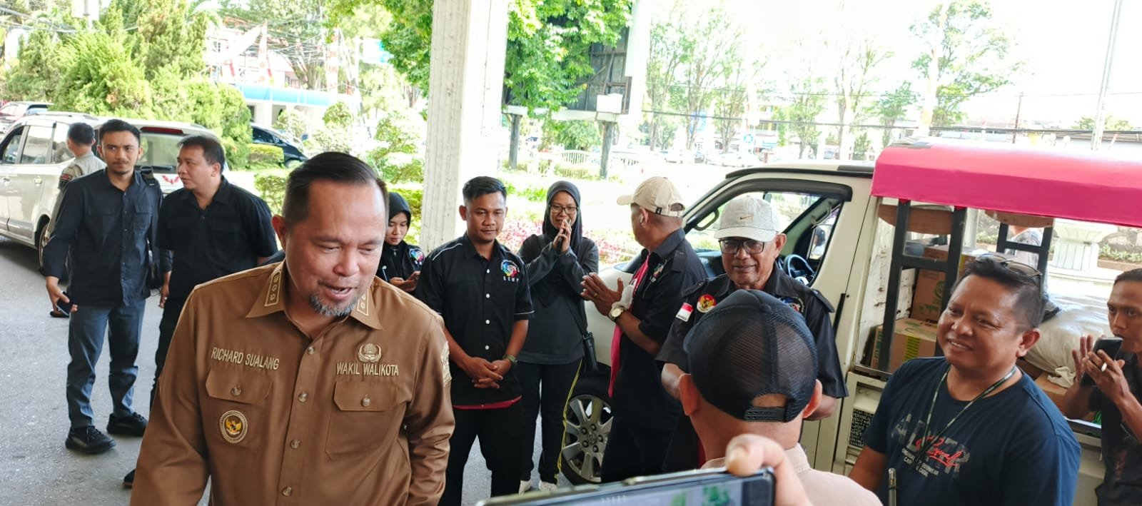 Peduli Gorontalo, Wawali Sualang Lepas Rombongan KEMP