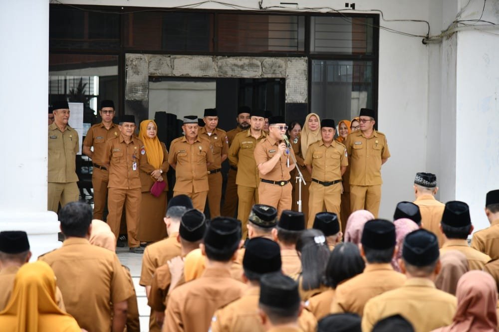 Wakili Bupati, Iksan Pangalima Pimpin Apel Kerja Pemda Boltim