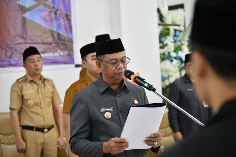 Bupati Melantik 25 Pejabat Lingkup Pemkab Boltim